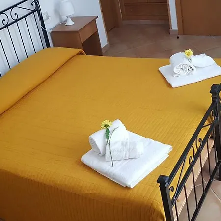 Affitta Camera La Mennulara بيت ضيافة مارينا دي راغوزا